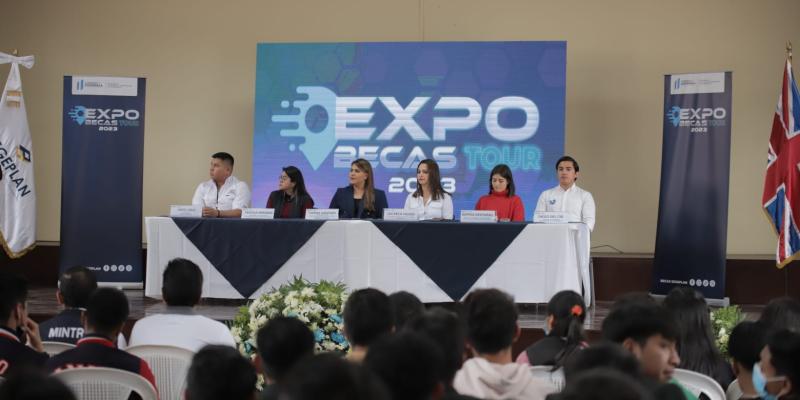 Expo Becas Tour Occidente se inauguró en Quetzaltenango.
