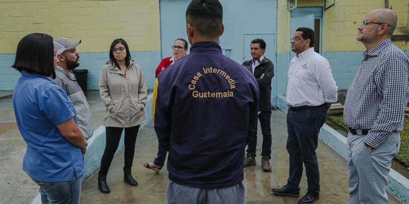 Los jóvenes explicaron en que consiste la metodología de Casa Intermedia