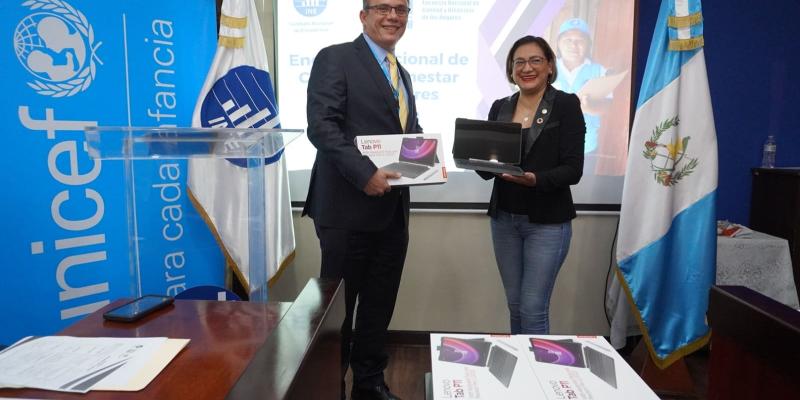 INE recibe donación de tablets por parte de UNICEF Guatemala para la ENCABIH