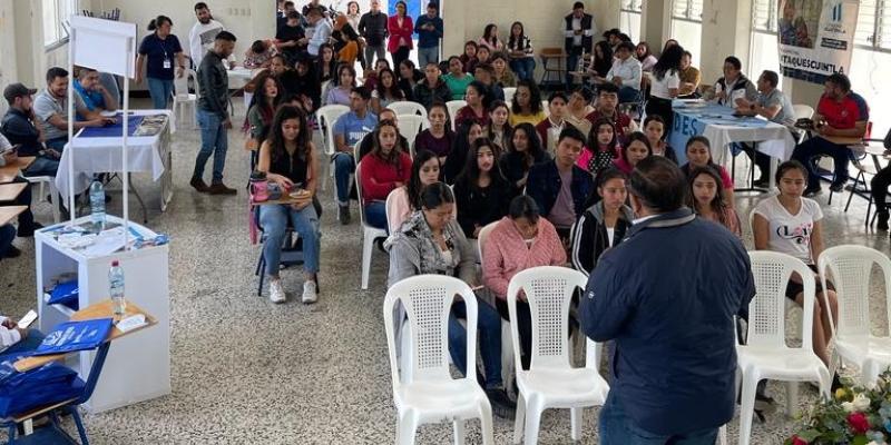 Expo Becas Tour 2023 en Mataquescuintla