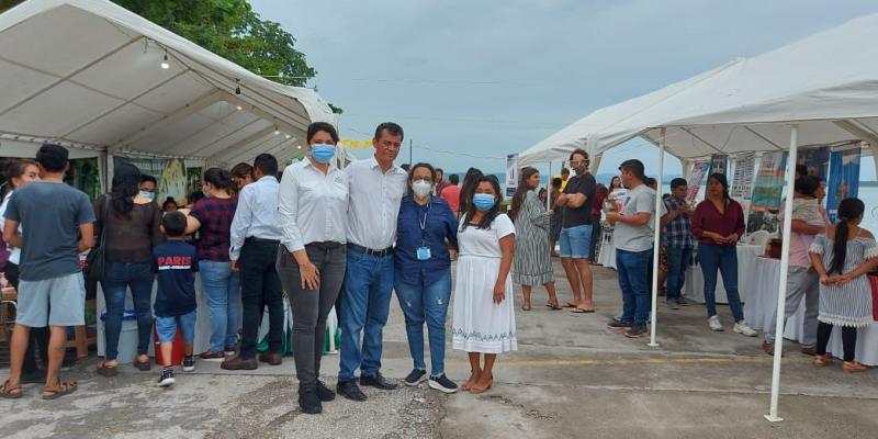 Emprendedores participan en festival de emprendimiento en Petén