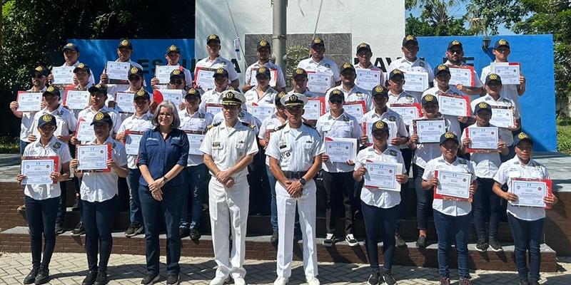 36 Guatemaltecos concluyen satisfactoriamente el Curso Marino Mercante.