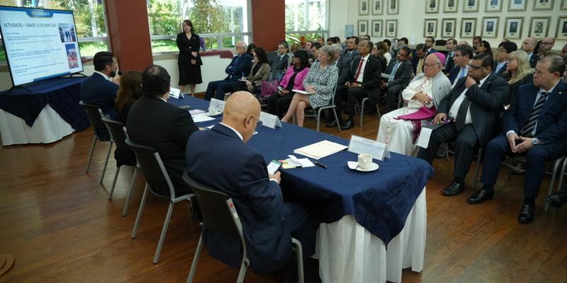 Ministro de Relaciones Exteriores de Guatemala presenta proceso de transmisión del mando presidencial 2024 al Cuerpo Diplomático 