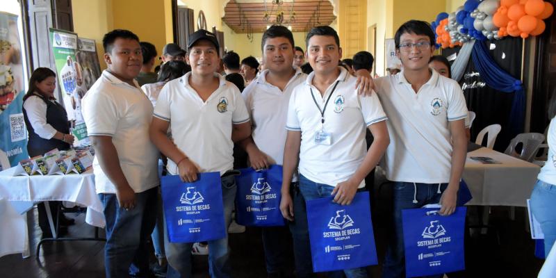 SEGEPLAN promueve el otorgamiento de becas, a través de sus diferentes herramientas.