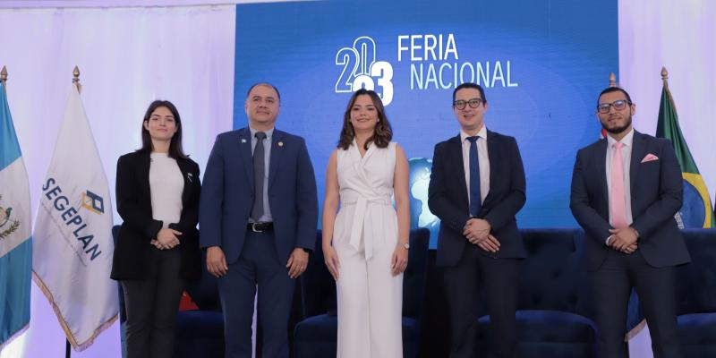 Inauguración de la Feria Nacional de Becas en la Plaza Maya del Centro Cultural Miguel Ángel Asturias.
