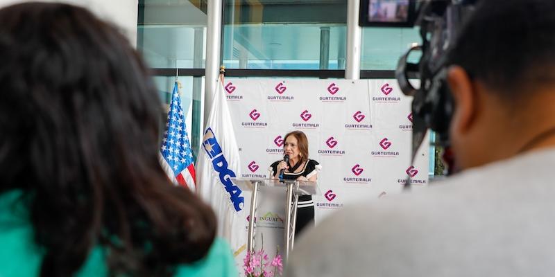 Autoridades del Minex participan en inauguración de nueva ruta aérea Guatemala - Los Ángeles 