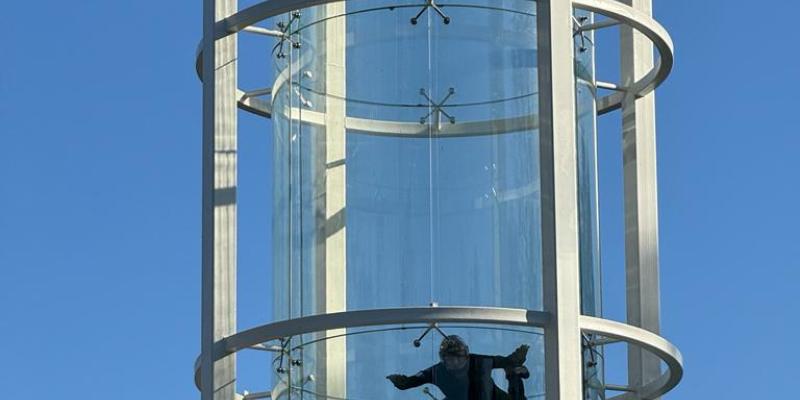 Ejército de Guatemala cuenta con simulador de caída libre para Paracaidismo.