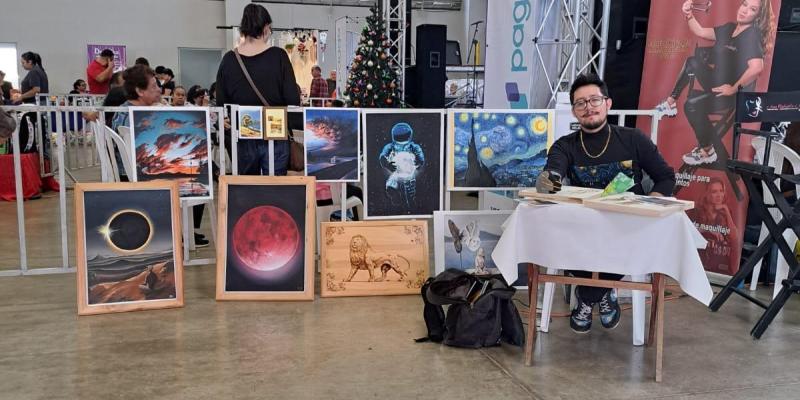La ciencia a través del arte: Las manos que pintan eventos astronómicos  