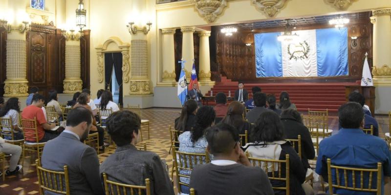 Reunión informativa sobre becas que otorga la República de China (Taiwán)