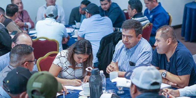 Fortalecen conocimientos del personal que trabaja en asistencia alimentaria