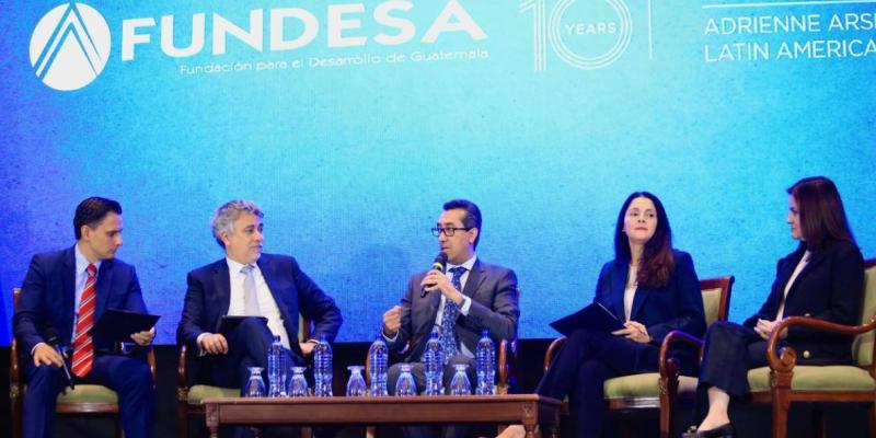 foro: “Una nueva era para la relación económica Guatemala-Estados Unidos”, organizado por Atlantic Council y la Fundación para el Desarrollo de Guatemala (Fundesa). 