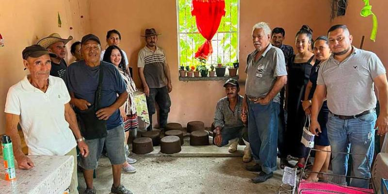 Instruyen a productores de Petén sobre alternativas de nutrición para ganado bovino
