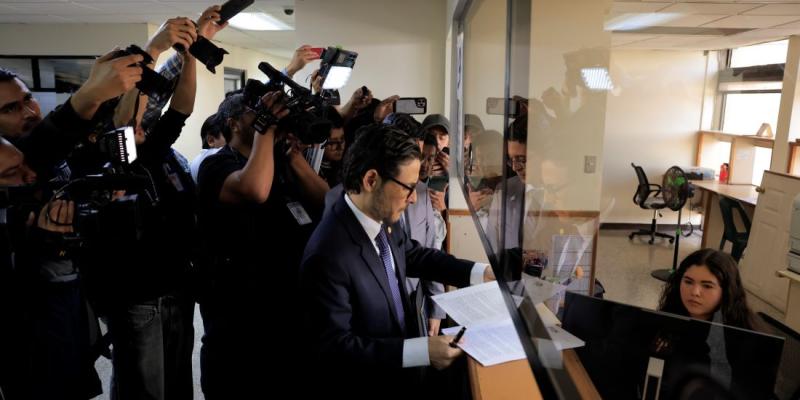 Secretario General de la República y Procurador General de la Nación 