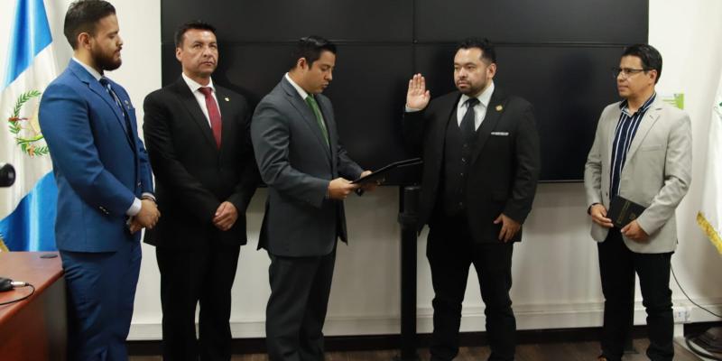 Viceministro juramentado en las directivas del RIC y el INE