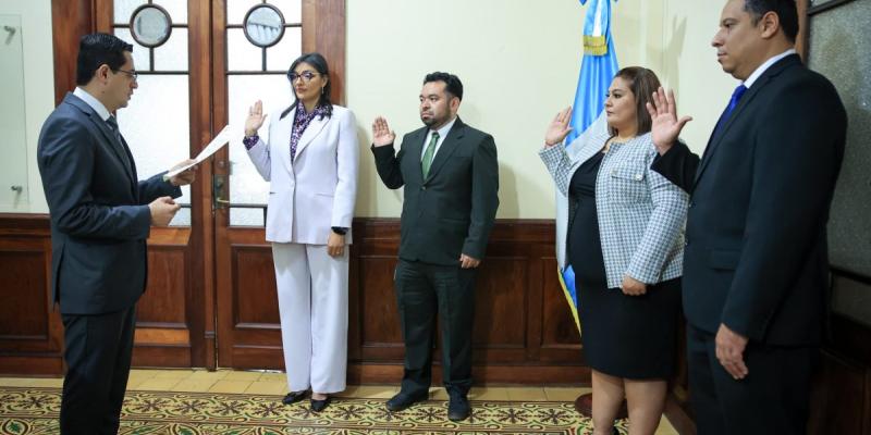 Viceministros del MAGA son juramentados