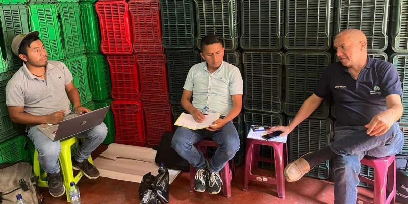 Agricultores de Santa María de Jesús reciben capacitación comercial y de logística