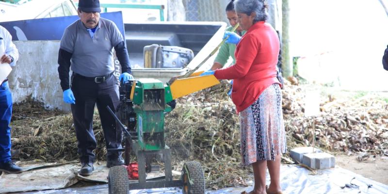 Construyen aboneras y biofábricas