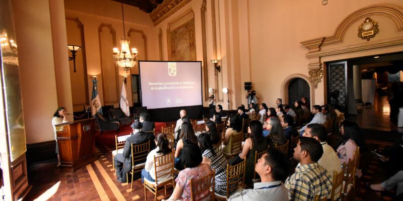 Conversatorio sobre “Memorias y perspectivas históricas de la institucionalidad de la planificación en Guatemala”