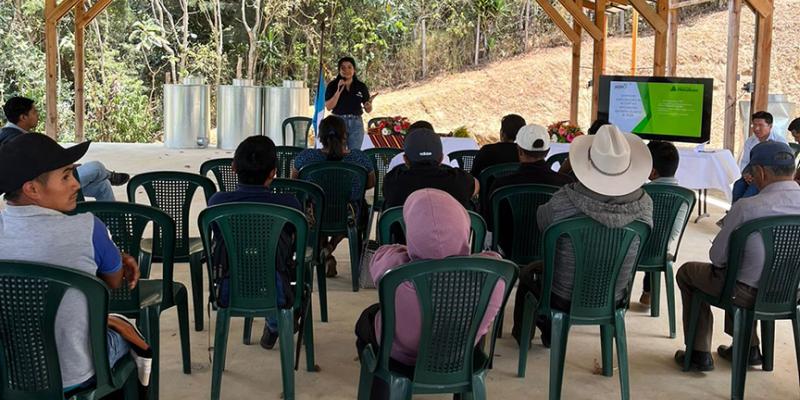 Floricultores aprenden a calcular costos de producción