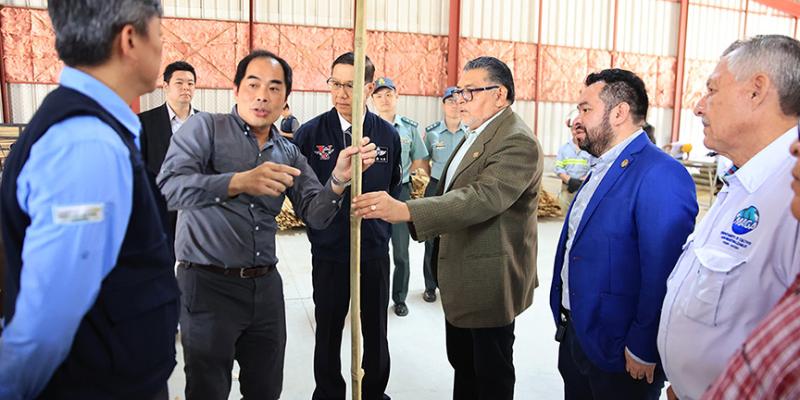 Fortalecen lazos de cooperación en el sector agrícola