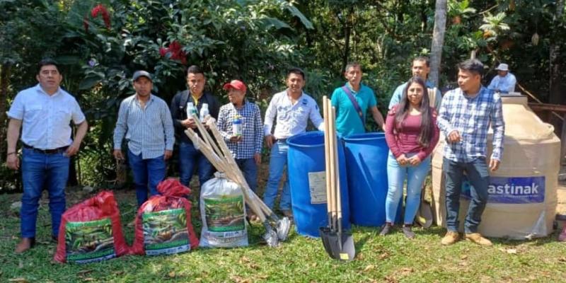 Productoras y productores de cebolla reciben asistencia e insumos para tecnificar sus procesos de cultivo