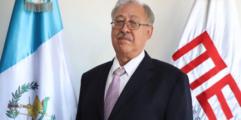 Asume Viceministro de Energía y Minas encargado del área energética