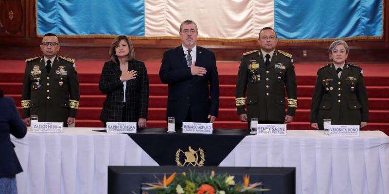 Presentación Política de la Mujer Militar