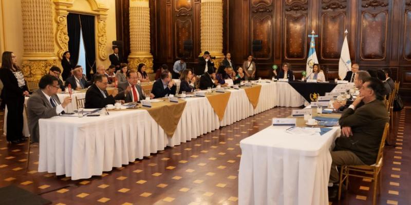 La vicepresidenta de la República, Karin Herrera y la ministra de Economía, Gabriela García, presidieron la segunda reunión del GABECO del año.