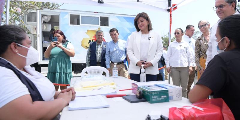 Vicepresidenta Karin Herrera