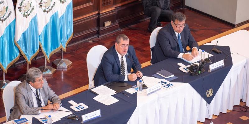 Mesa principal de la segunda reunión ordinaria del Conadur. 