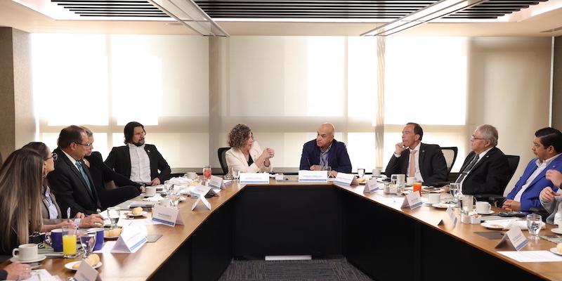 Ministra de Economía preside Steering Commitee