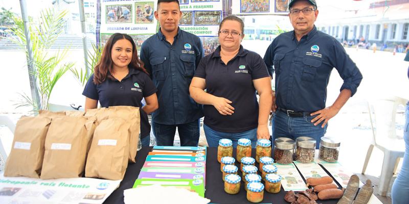 Feria juvenil impulsa proyectos agropecuarios