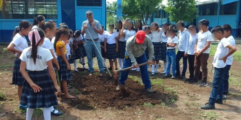 Huertos Escolares contribuyen con la agricultura familiar y la formación de educandos