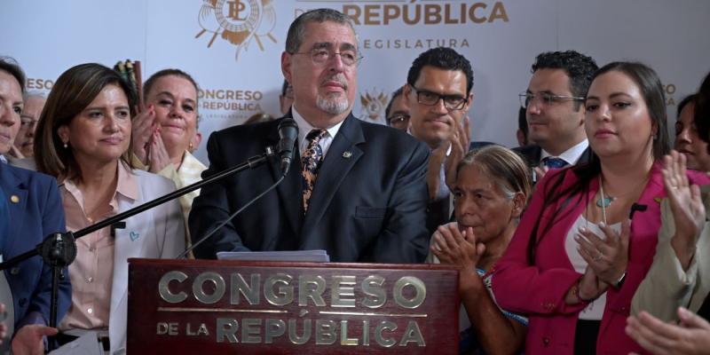 Presidente Bernardo Arévalo presenta en el Congreso iniciativa para reformar la Ley Orgánica del Ministerio Público