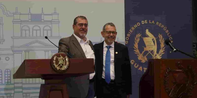 Conferencia de prensa por el presidente de la República de Guatemala, Bernardo Arévalo