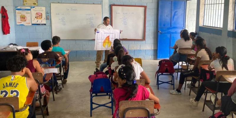 Continúan acciones para prevenir incendios forestales en Petén 