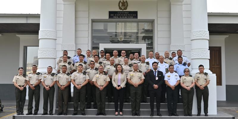 Ejército de Guatemala realiza taller sobre el “Uso de la fuerza y principios humanitarios”.