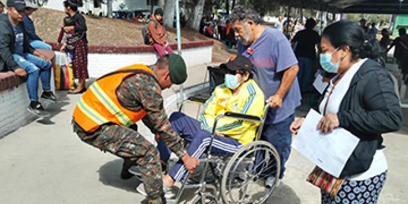 Quinta Brigada de Infantería "MGS" apoyó jornada médica oftalmológica en Huehuetenango