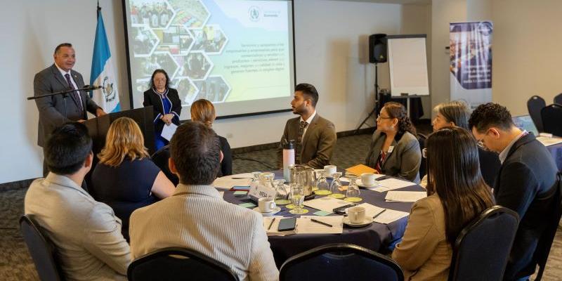 El viceministro de Integración y Comercio Exterior, Héctor José Marroquín, presidió el evento.