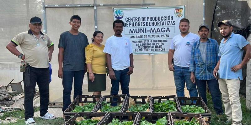 Entregan pilones de chile habanero en El Roldón