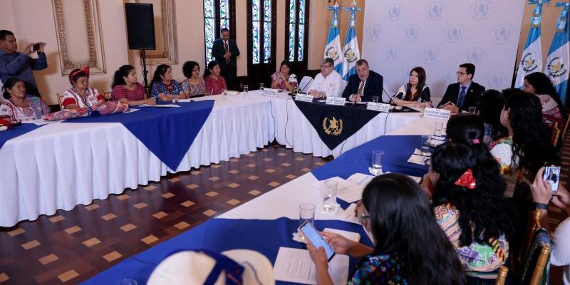 Firma de Acuerdo Defensoría de la Mujer Indígena