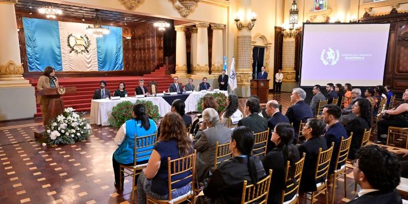 Lanzamiento de vacunación