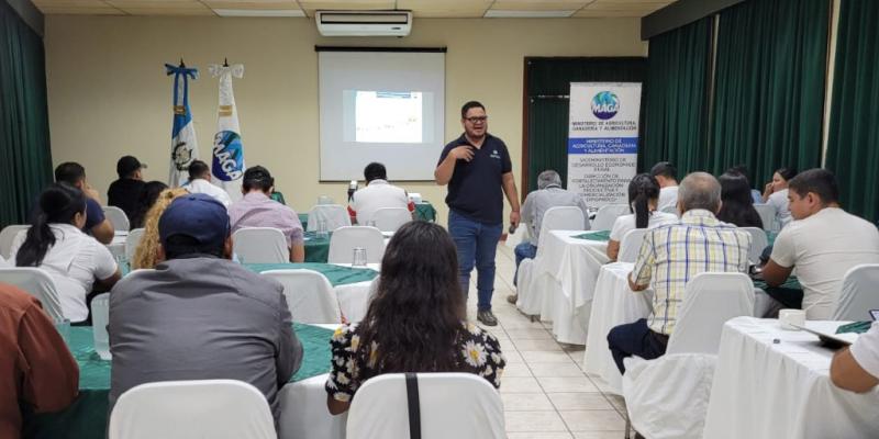 Brindan capacitación en temas de gobernanza organizacional