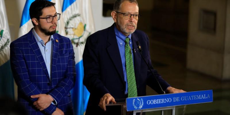 Félix Alvarado, Ministro de Comunicaciones