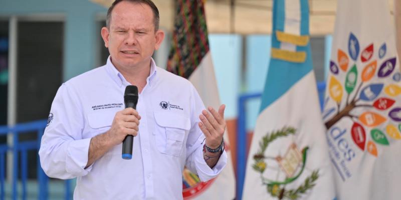 Personal del Mides visitó de puerta en puerta a los pobladores de Chinautla para solicitarles información.