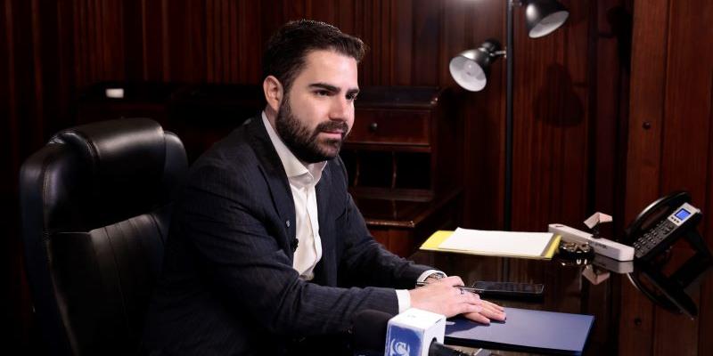 Santiago Palomo reafirma apertura informativa oficial.