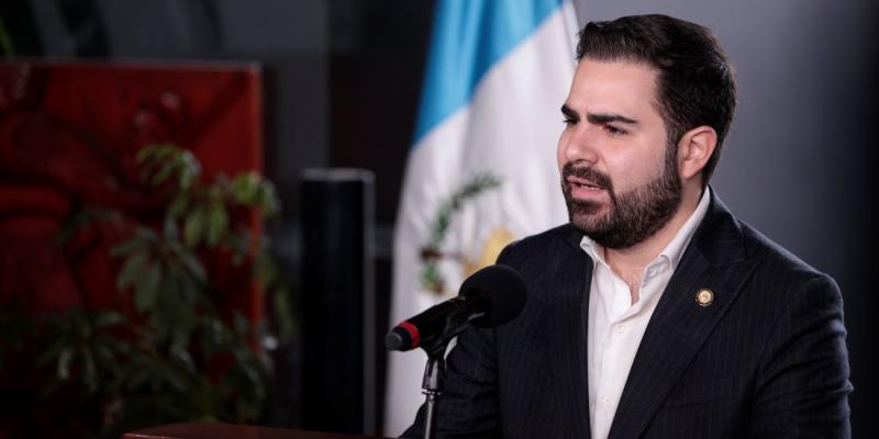 En la conferencia de prensa también participó Joaquín Barnoya, ministro de Salud, y Fernando Suriano, viceministro de Transportes.