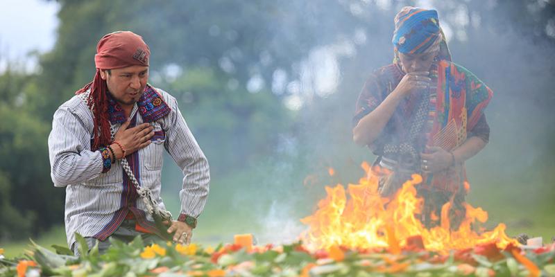 Con ceremonia maya agradecen existencia el maíz