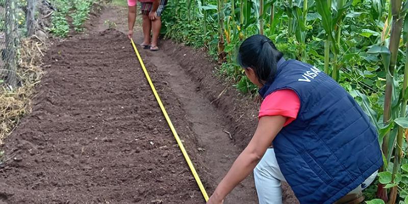Familias de Jalapa que han impulsado proyectos reciben alimentos