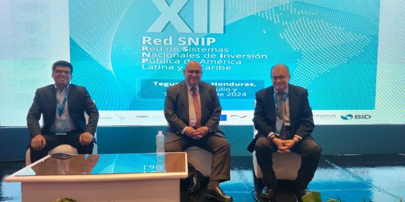 Delegación guatemalteca conformada por personal de la Subsecretaría de Inversión para el Desarrollo. 